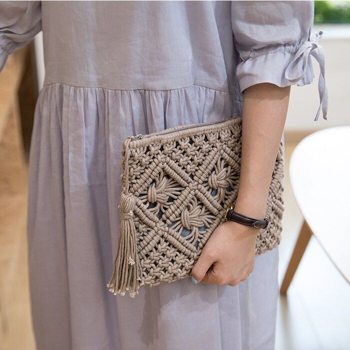 Bohemian Straw Woven Clutches Bag Fashionable Tassel Causal Handbag Vintage Bag