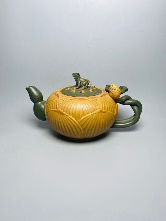 Chinese Yixing Zisha Clay Handmade Exquisite Teapot（荷塘月色 底款：蒋蓉）