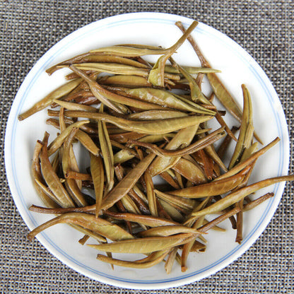 2018 Silver Needle White Tea Ancient Tree Yunnan Moonlight White Single Bud 357g