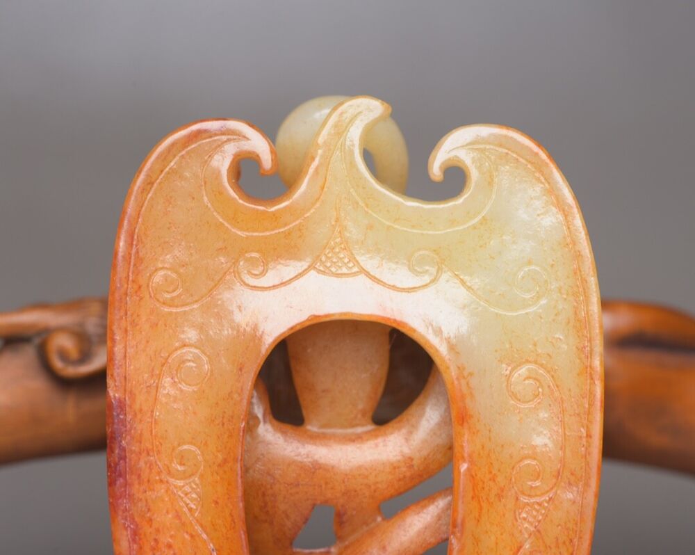 Chinese Old Natural Hetian Jade Carved Dragon Statue Pendant Jewelry Collections