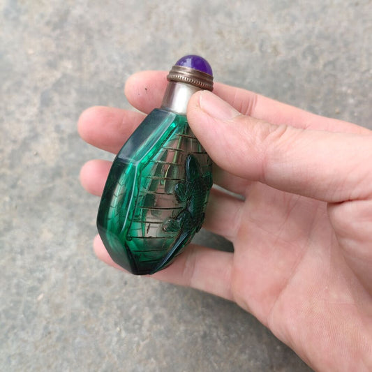 Rare carved peking glass snuff bottle clean crocodile alligator Statue Beautiful