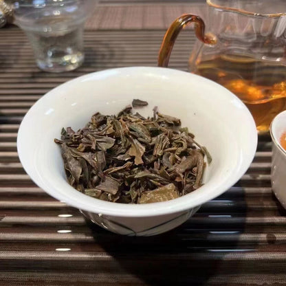 357g Yunnan Old Puerh Tea Cake 2003 Peacock Sheng Pu-erh Tea Cake Aged Pu'er Tea