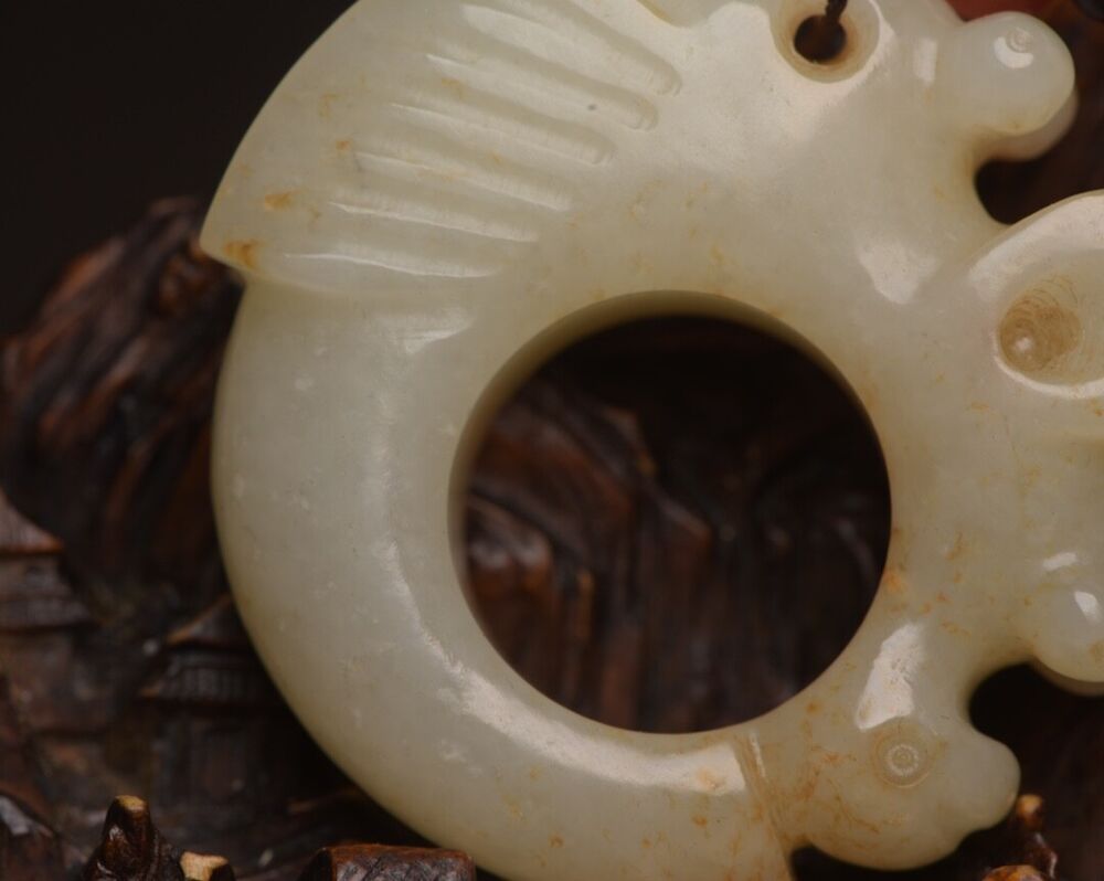 Chinese Beautiful Natural Hetian Jade Carving Fine Statue Lucky Pendant Jewelry