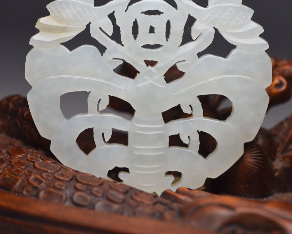 Top Chinese Natural Hetian White Jade Carving Exquisite Statue Pendant Jewelry