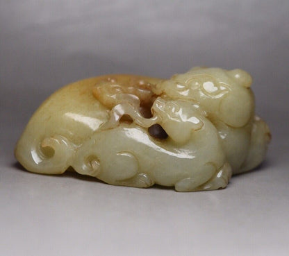 Top Chinese Natural Hetian Jade Handcarved Exquisite Beast Statue Collection Art