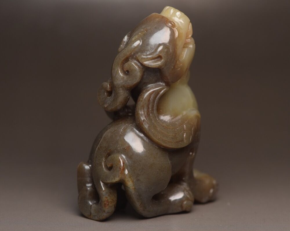 Chinese Natural Hetian Jade Carving Exquisite Beast Statue Figurine Artwork Rare