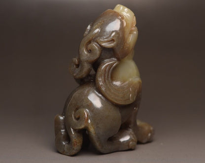 Chinese Natural Hetian Jade Carving Exquisite Beast Statue Figurine Artwork Rare