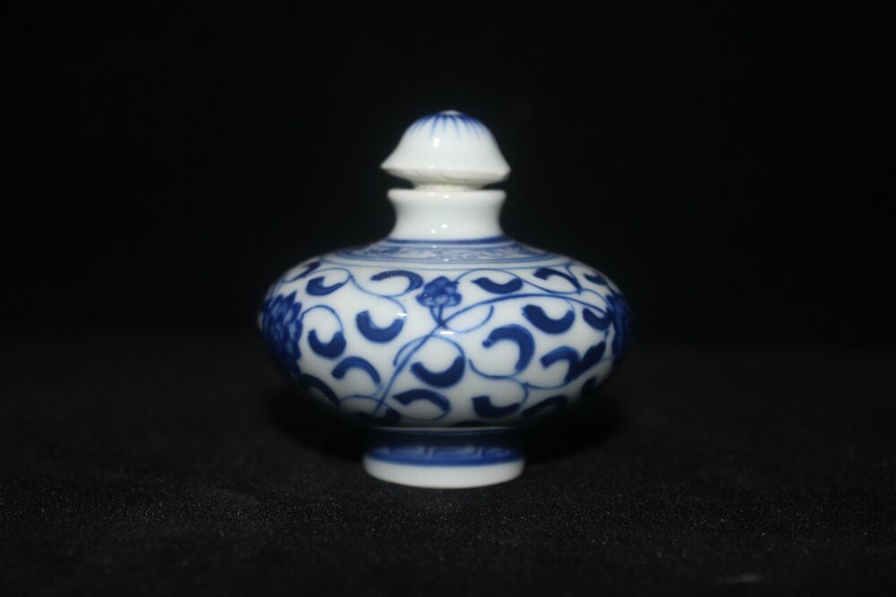 chinese porcelain blue and white porcelain snuff bottle small mini pot peking