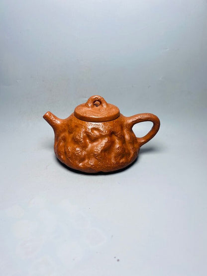 l-0Chinese Yixing Zisha Clay Handmade Exquisite Teapot （子冶石瓢供春壶 底款：吴勇军）