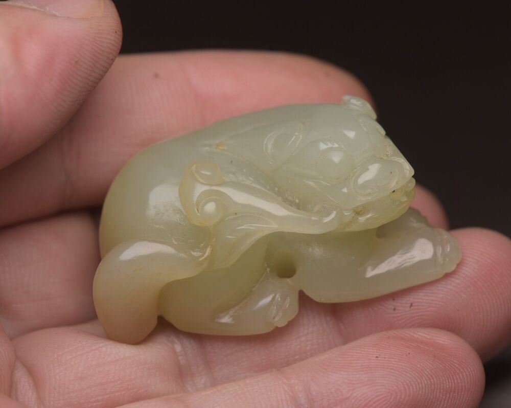 Antique Chinese Natural Hetian Jade Hand Carved Exquisite Beast Statue Figurines