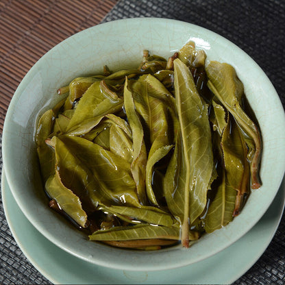 Yunnan Pu'er Tea Cake Old Tree Tea Leaves Pu'er Tea Cake Raw Tea 357g