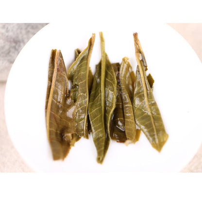 Haiwan Old Comrade Pu'er Tea 2020 Peacock King Raw Yiwu Ancient Tree Puer 400g