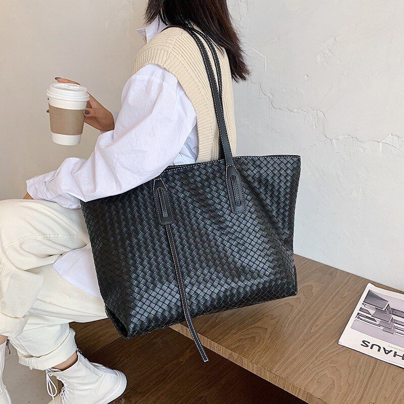 Woven Shoulder Bag Large Tote Bag Luxury Handbag Fashion Underarm Bag Polyester