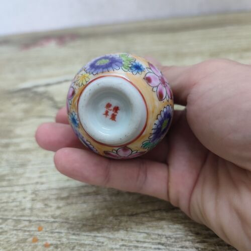 A Chinese famille rose porcelain snuff bottle painted flower vintage beijing art