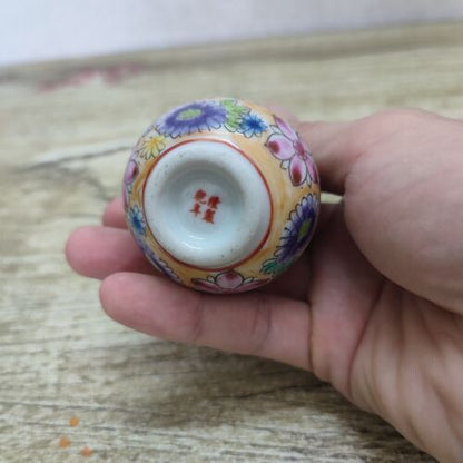 A Chinese famille rose porcelain snuff bottle painted flower vintage beijing art