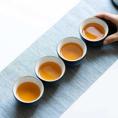 This ceramic teacup include : x 1 Tea cup (6.2x6.7cm 70ml)