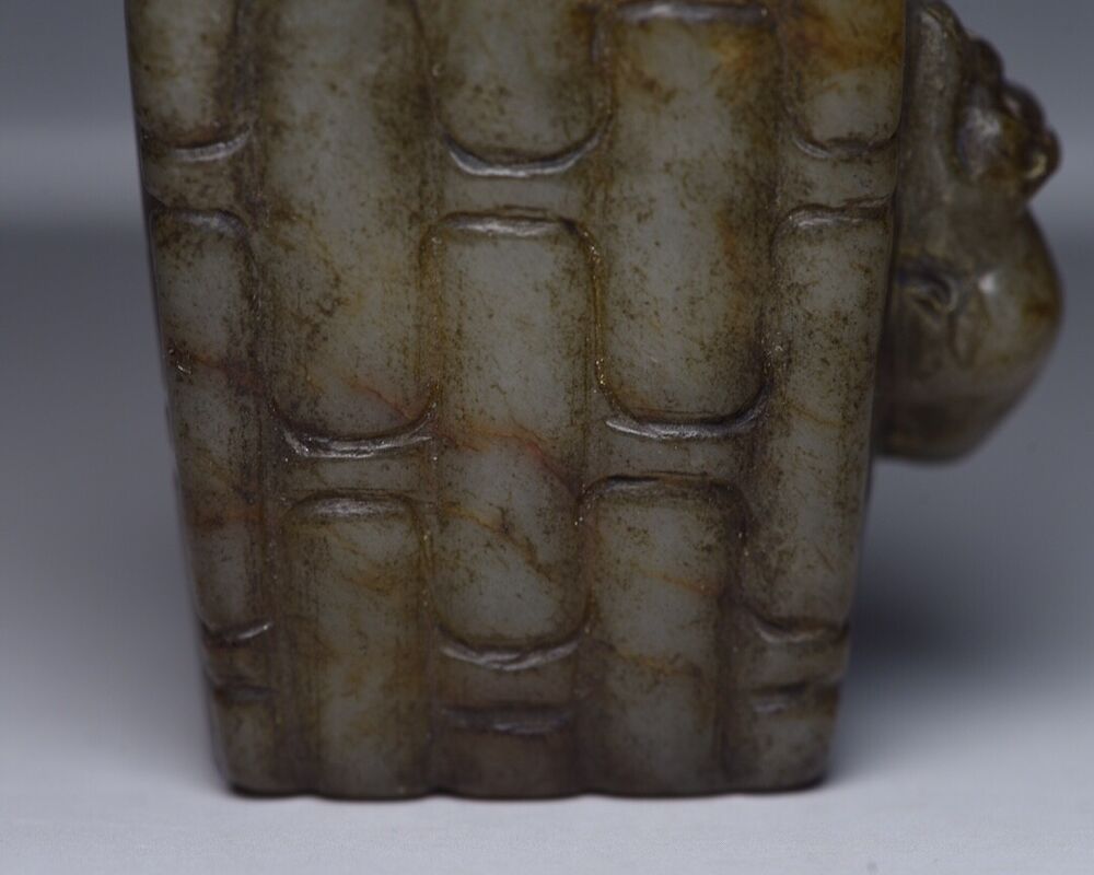Chinese Natural Hetian Jade Snuff Bottle Carved Exquisite Statue Snuffbox Gift