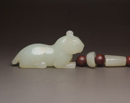 Top Chinese Natural Hetian White Jade Carved Exquisite Beast Statue Figurine Art