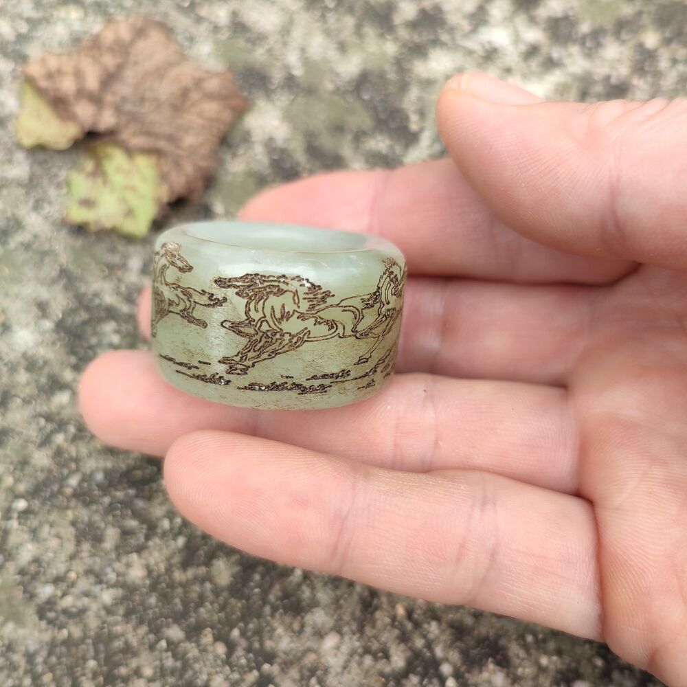 Chinese Hotan Hetian Jade Horse Carving Sculpture Collector Thumb Ring Jewelry