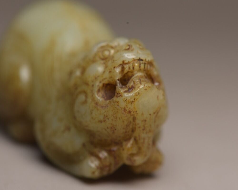 Chinese Vintage Antique Hetian Jade Carved Auspicious Beast Statue Lucky Pendant