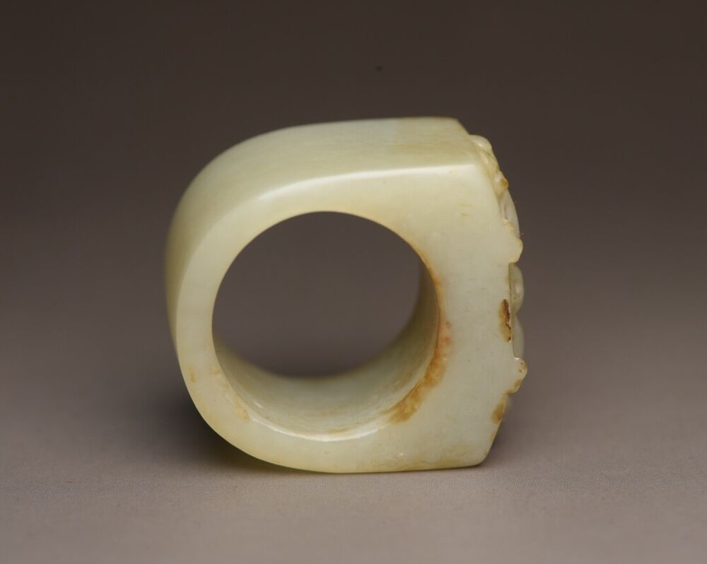 Chinese Natural Hetian Jade Carved Exquisite Thumb Ring Collection Jewelry Art