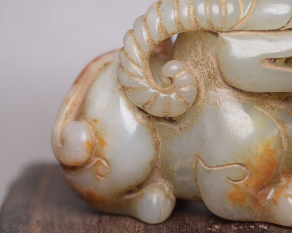 Chinese Old Natural Hetian Jade Carved Beast Statue Exquisite Figurines Decor