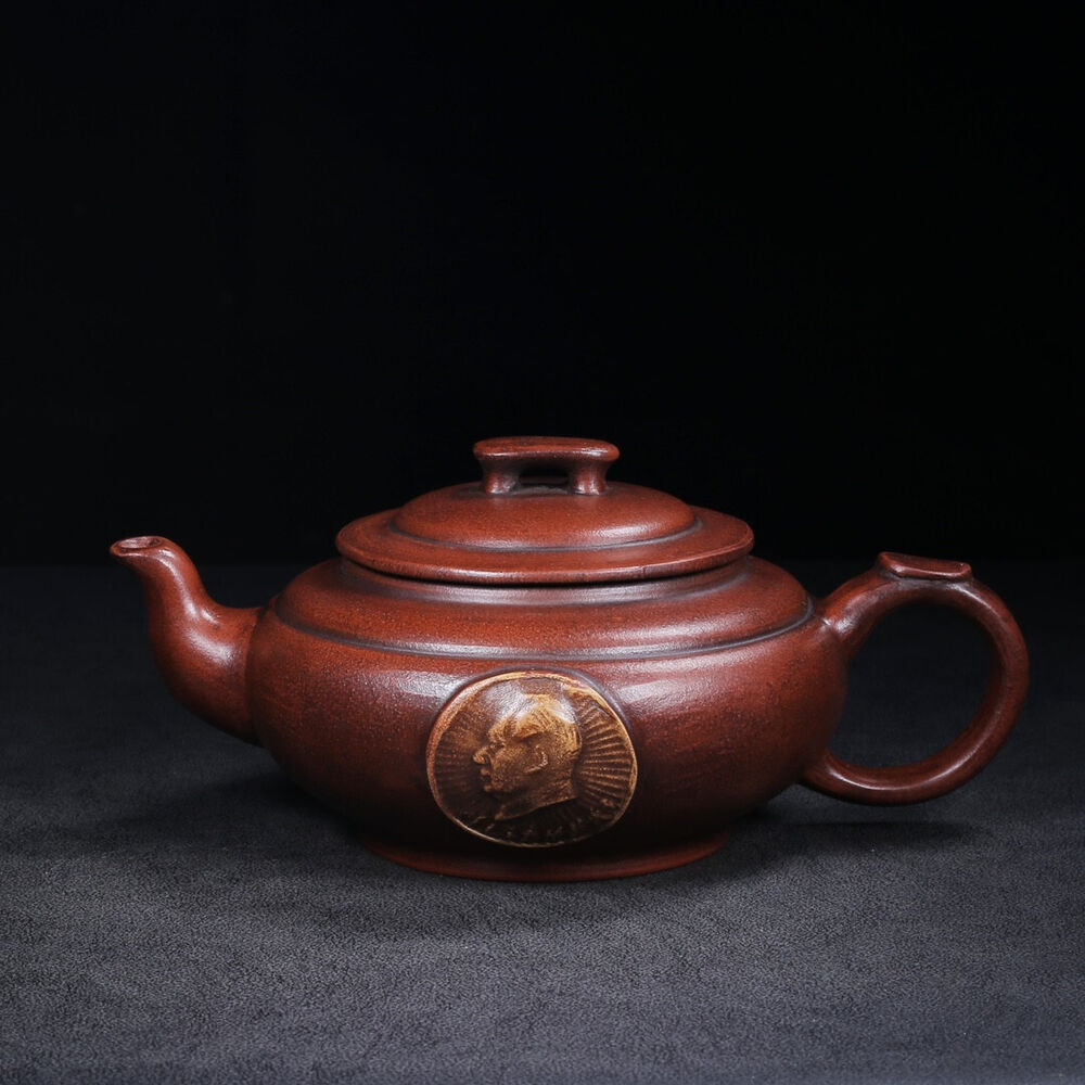 Chinese Yixing Zisha Clay Handmade Exquisite Teapot（上新桥(文革壶) 底款：周桂珍）