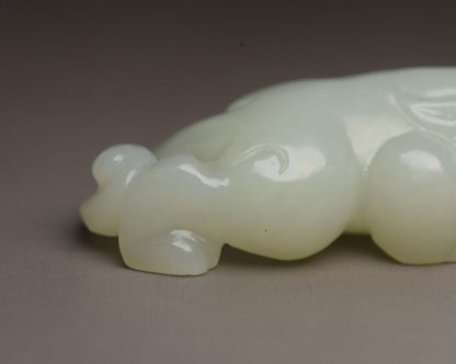 Top Chinese Natural Hotan White Jade Carved Exquisite Beast Statue Figurine Gift