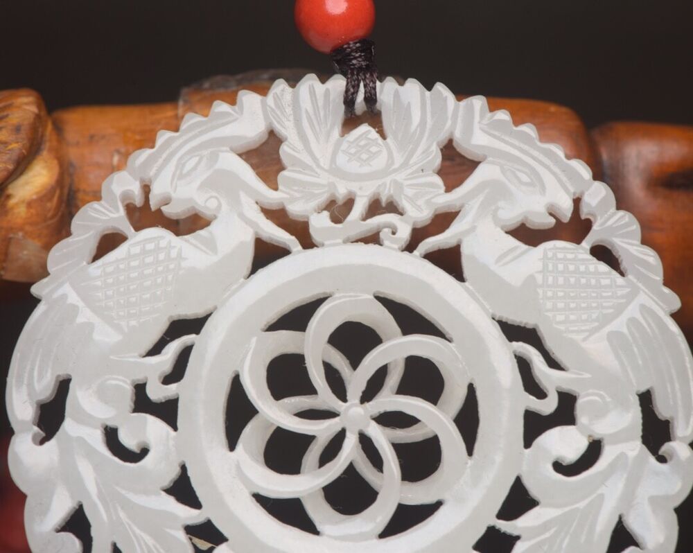 Top Chinese Natural Hetian Jade Carving Exquisite Phoenix Statue Lucky Pendant