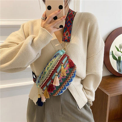 Lady Saddle Bag Retro Tassel Small Bag Wide Shoulder Chest Bag Female Bag