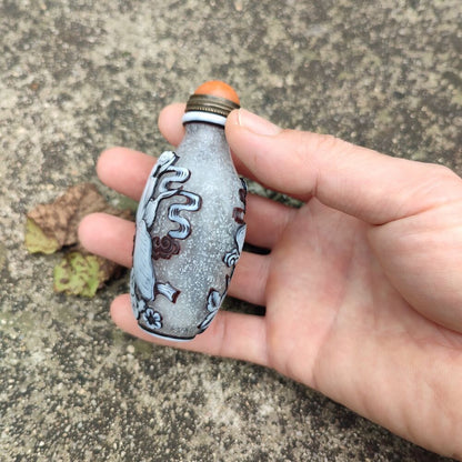 Old Peking Glass Snuff Bottle Insect Statue Beautiful Carving Sculpture Rare Art