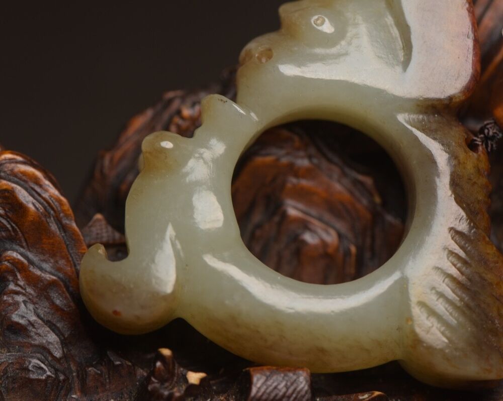Chinese Natural Hetian Jade Hand Carved Nice Statue Unique Pendant Gift Jewelry