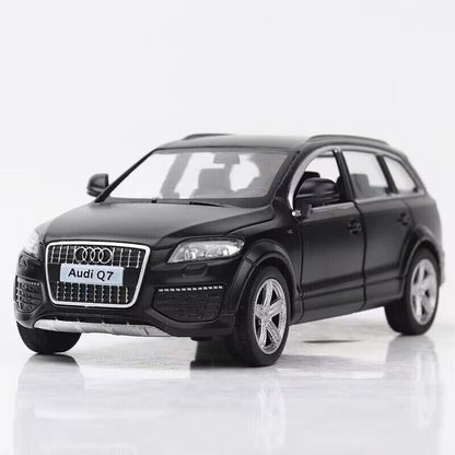 1:32 Audi Q7 SUV Diecast Model Car Toy Vehicles Car Sound Light Collection Gift
