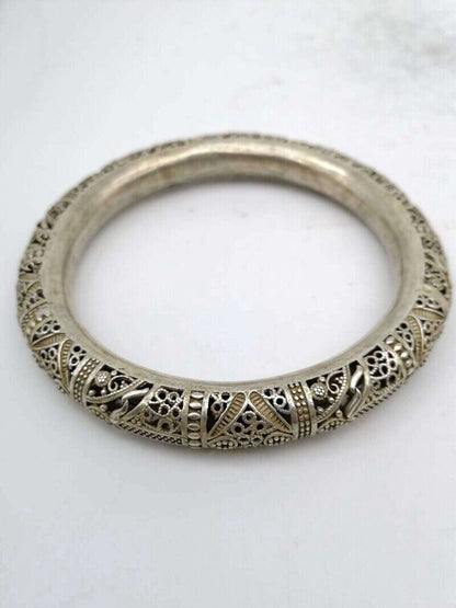 Old Chinese tibet silver Hollow-out handcarved flower round Bracelet
