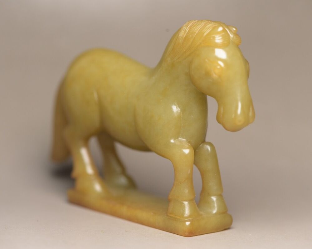 Top Chinese Natural Hetian Jade Carved Exquisite Horse Statue Collection Artwork