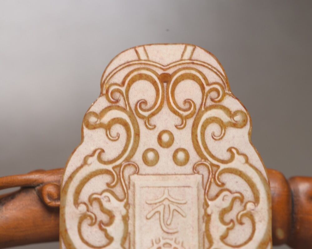 Chinese Old Natural Hetian Jade Carved Exquisite Figurines Pendant Jewelry Rare
