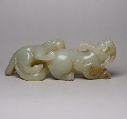 Chinese Antique Hetian Jade Carved Exquisite Beast Statue Lucky Gift Pendant Art