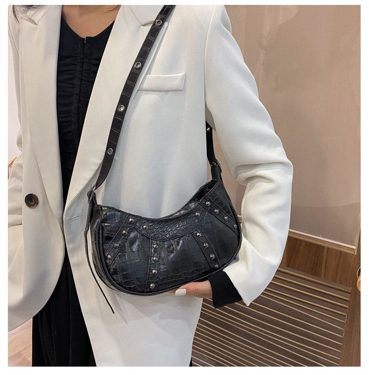 Rivet Hobos Shoulder Bag Vintage Leather Clutch Purse Handbag Underarm 23*15*7CM