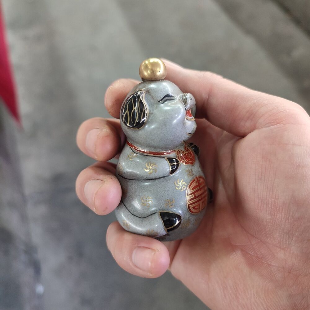 Chinese Porcelain Snuff Bottle Important Ceramics Work Pig Art Statue Painting