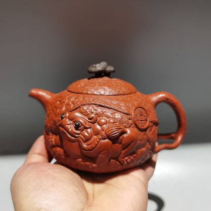 Chinese Yixing Zisha Clay Handmade Exquisite Teapot （招财进宝 底款：徐建明)