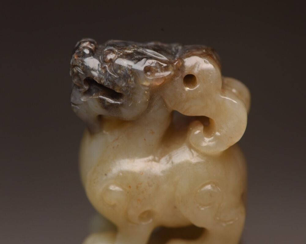 Chinese Old Natural Hetian Jade Carved Exquisite Beast Seal Statue Figurine Gift
