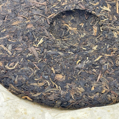 普洱茶，2007年，銀中茶圓茶尹仲茶圆茶，357克，生的