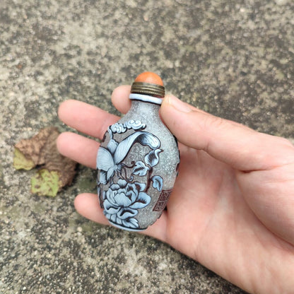 Old Peking Glass Snuff Bottle Insect Statue Beautiful Carving Sculpture Rare Art