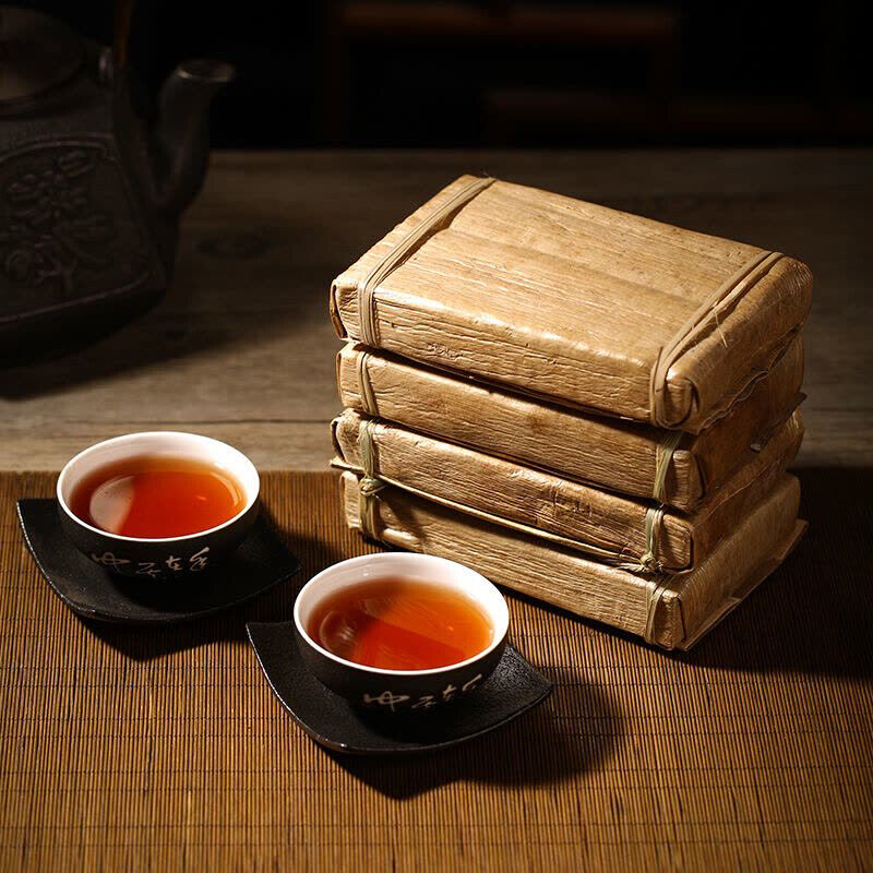 Yunnan Ancient Tree Big Leaf Pu-erh Tea Bamboo Shell Old Pu'er Tea Brick 1000g