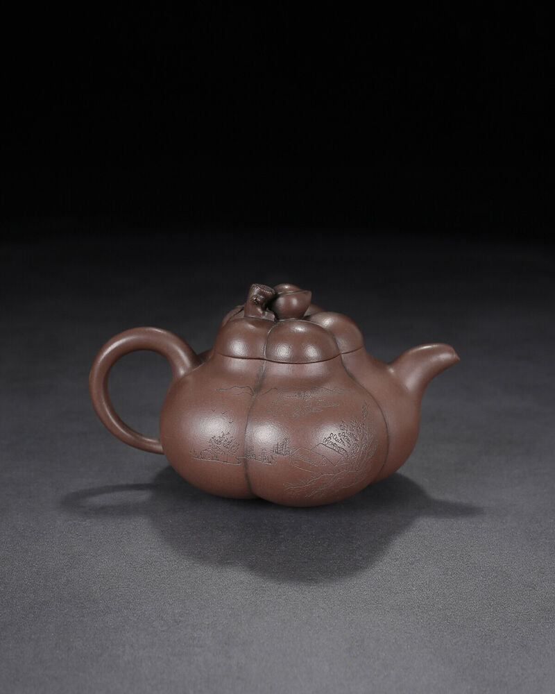 Chinese Yixing Zisha Clay Handmade Exquisite Teapot（上合桃 盖款：汪宝根）