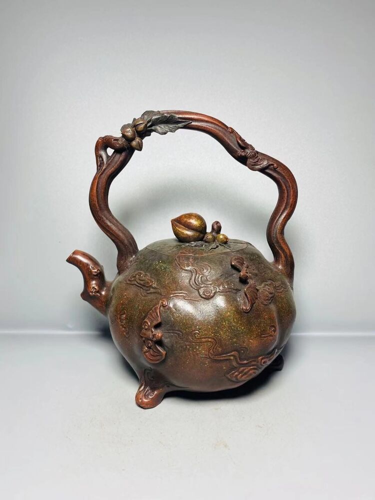 Chinese Yixing Zisha Clay Handmade Exquisite Teapot（全手工提梁葫芦壶 底款： 汪寅仙）