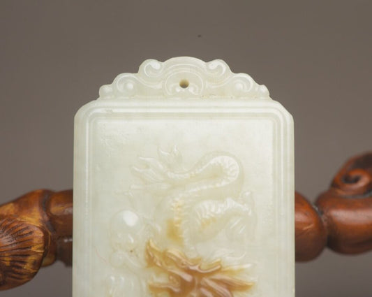 Chinese Natural Hetian Jade Carved Exquisite Dragon Statue Lucky Pendant Jewelry