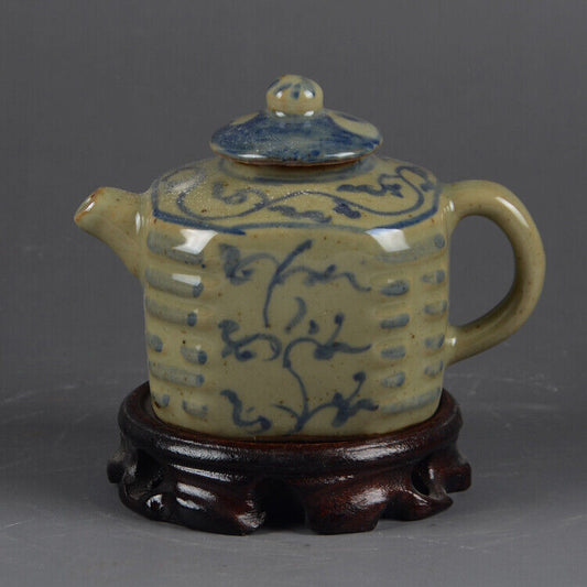 Jingdezhen porcelain hand-painted blue and white teapot with eight trigrams