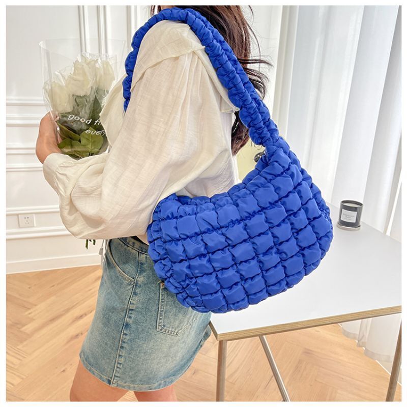 Leisure Personalized Shoulder Bag Pleated Cloud Soft Handbag Large Underarm Bag