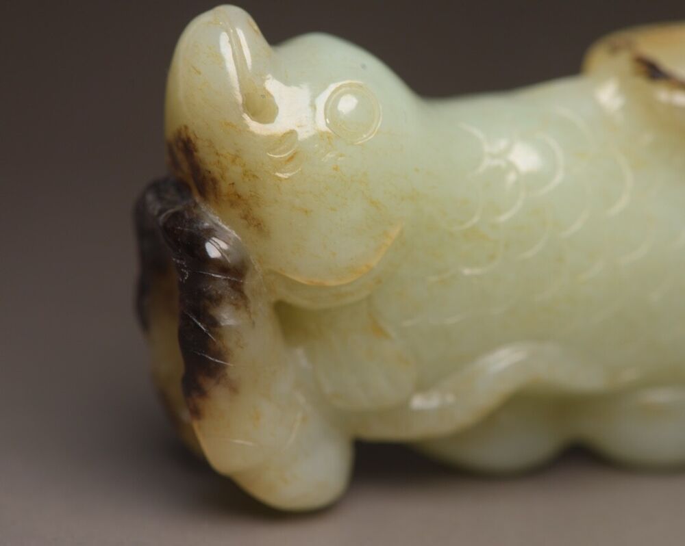 Chinese Natural Hetian Jade Carved Exquisite Fish Statue Figurine Collection Art